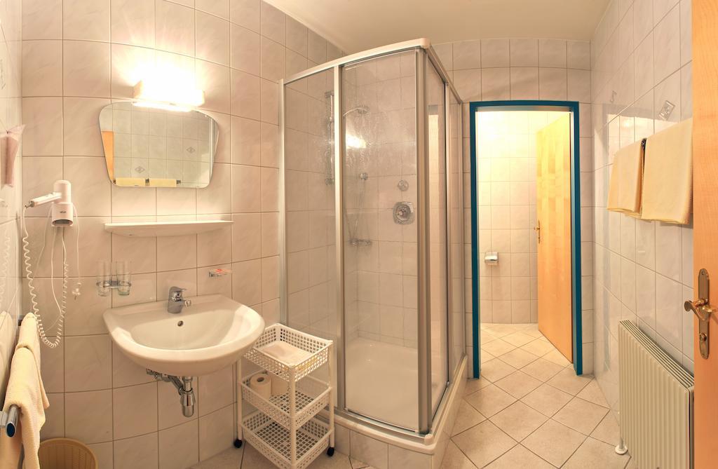 Hotel Krone Oberperfuss Szoba fotó